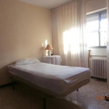 Piso Pilares 6-10 Pax. Parque Delicias Апартаменты